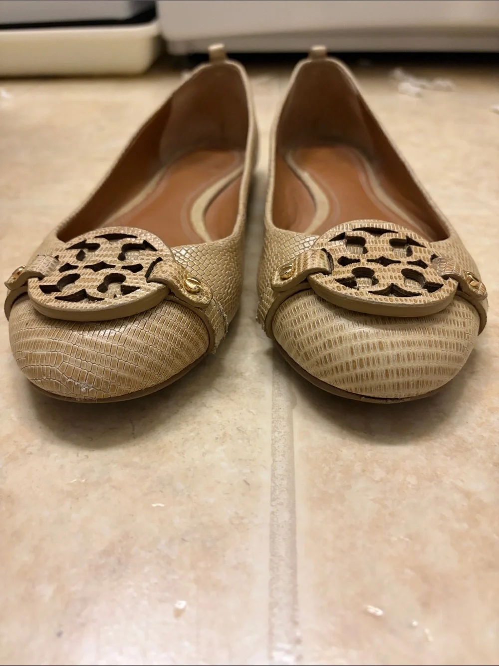 Tory Burch Beige/Tan Logo Round-Toe Ballet Flats